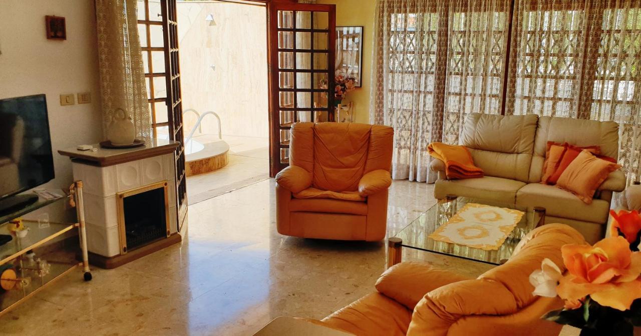 阿德耶Sunny House With Private Pool And Sea View别墅 外观 照片