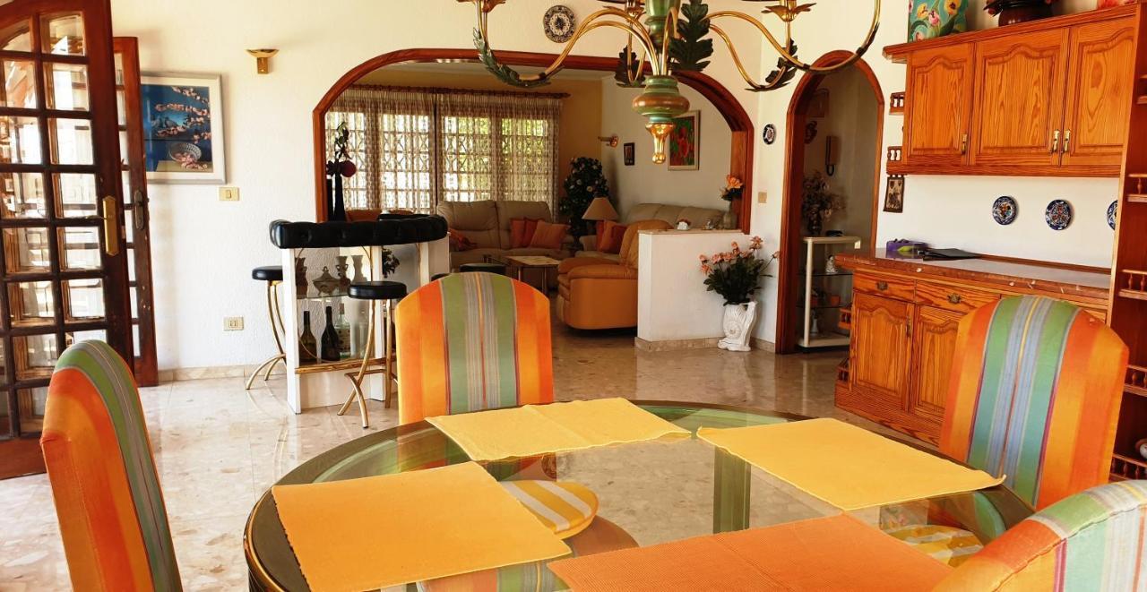 阿德耶Sunny House With Private Pool And Sea View别墅 外观 照片
