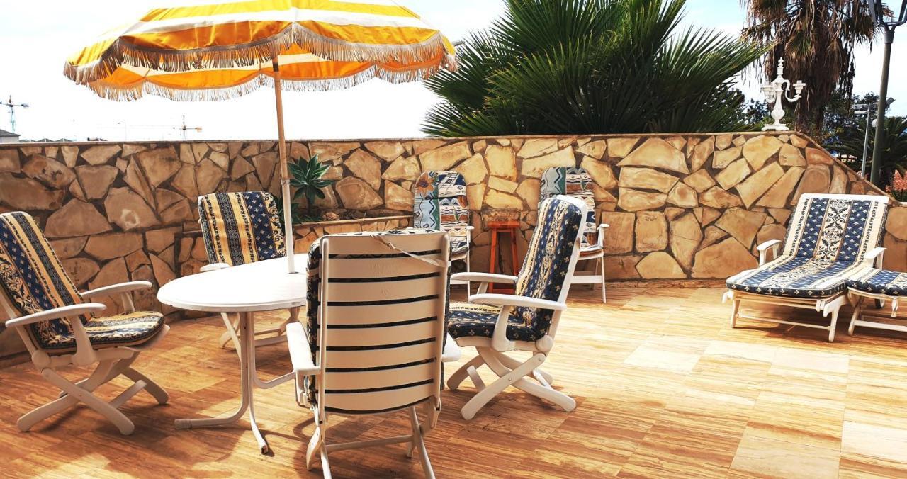 阿德耶Sunny House With Private Pool And Sea View别墅 外观 照片