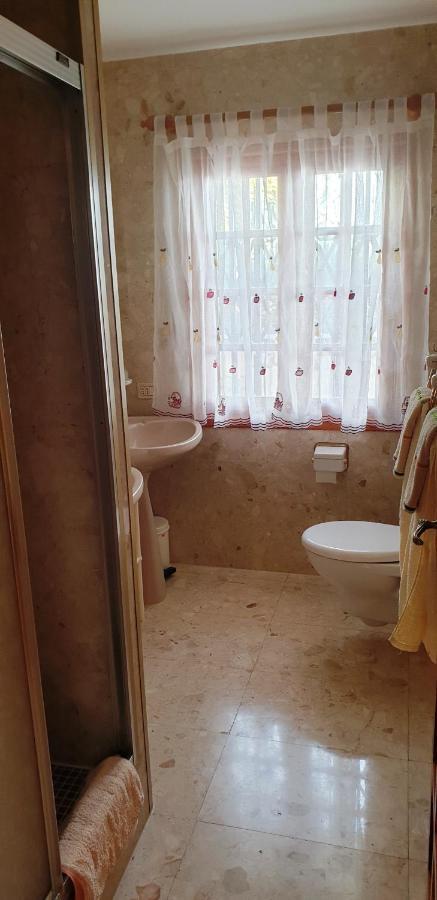 阿德耶Sunny House With Private Pool And Sea View别墅 外观 照片